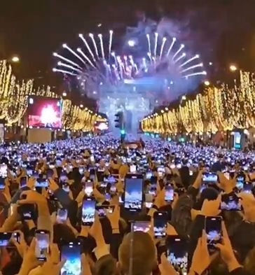 Capodanno a Parigi - La domanda sorge spontanea